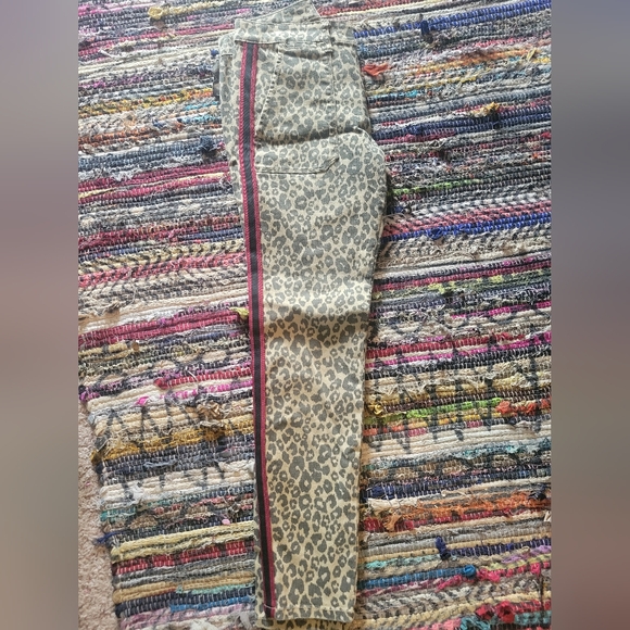 Jeans - Picture 2 of 6